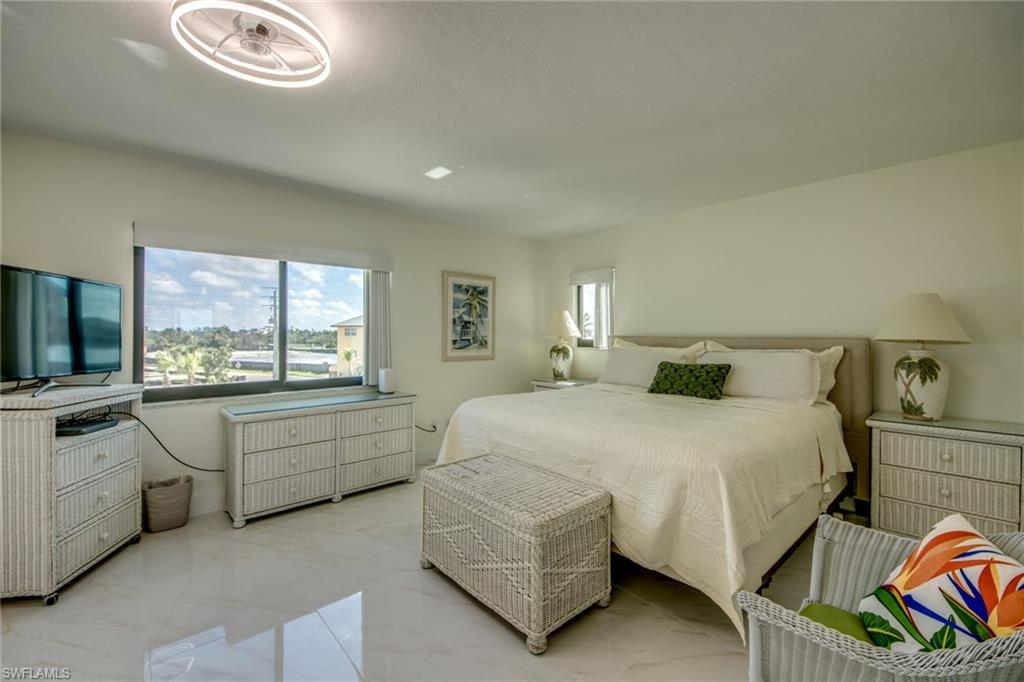 2532 Estero Blvd 208 Property Photo 4