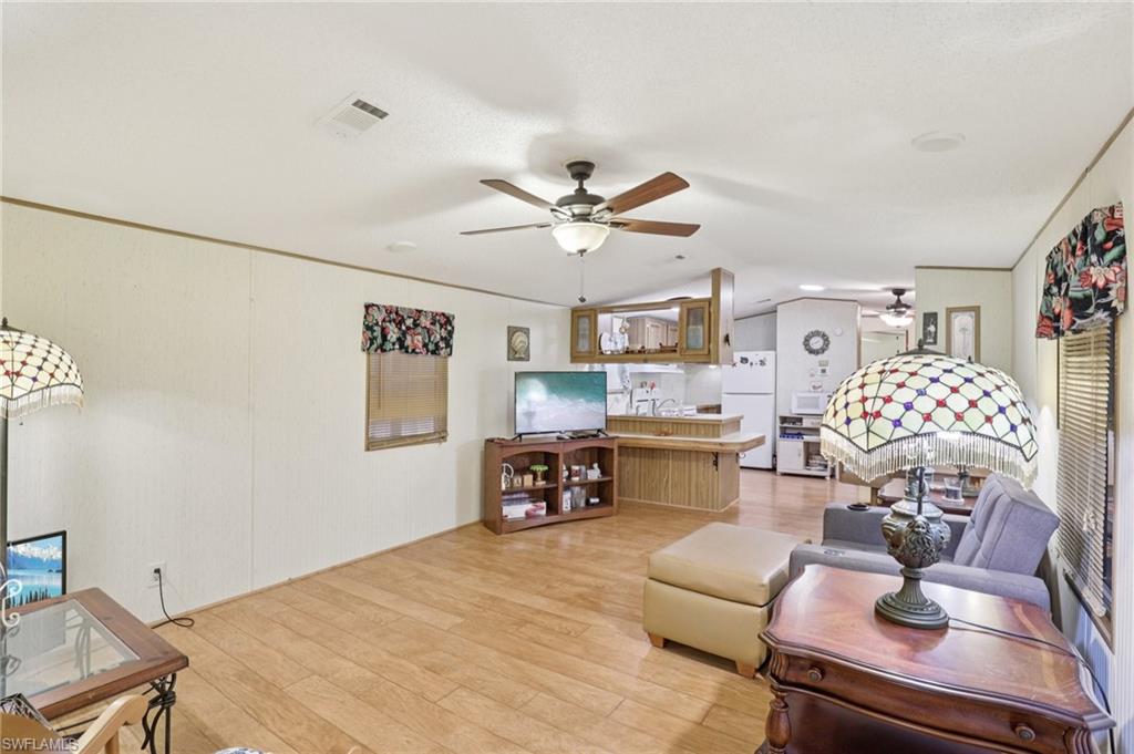 9798 Sugarberry Way Property Photo 9
