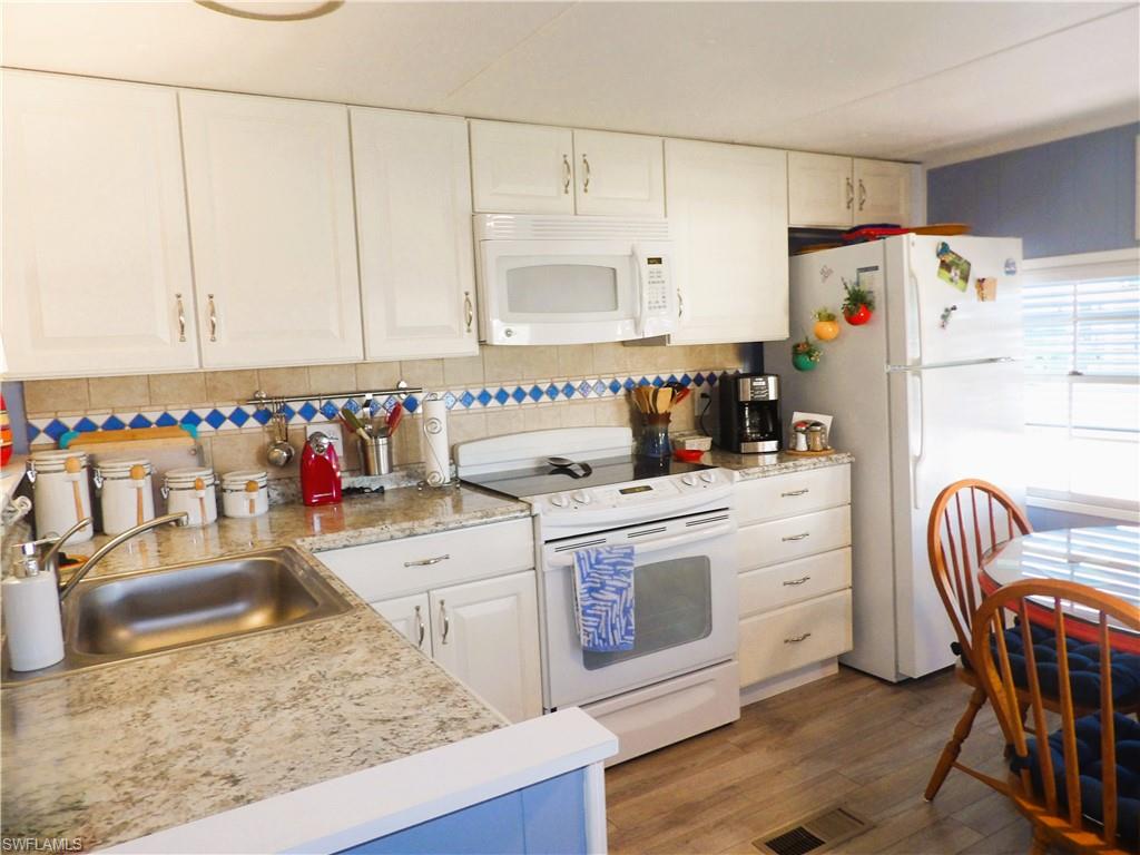 5020 Forest Park Dr Property Photo 6