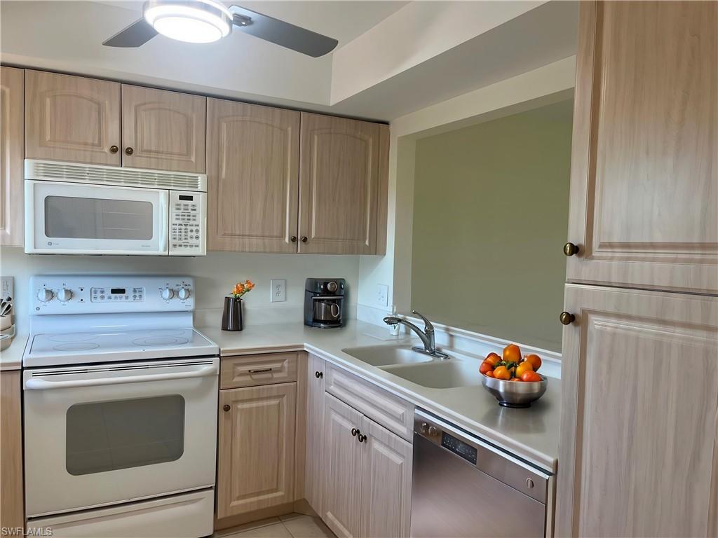 7402 Lake Breeze Dr 202 Property Photo 2