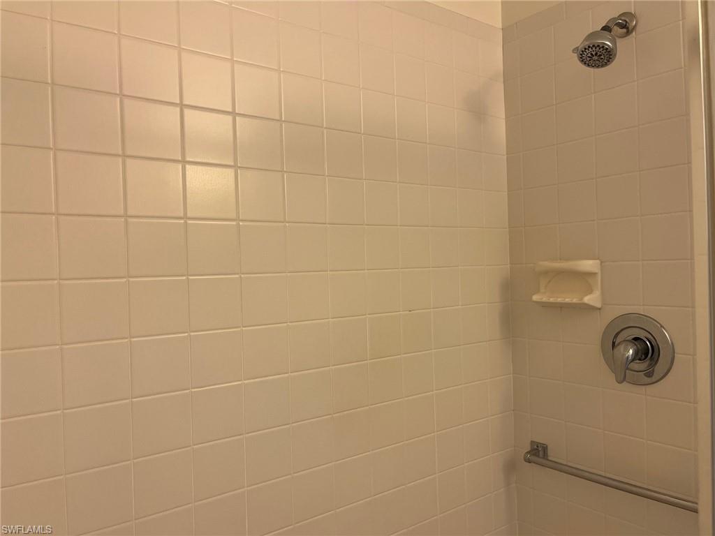 7402 Lake Breeze Dr 202 Property Photo 12