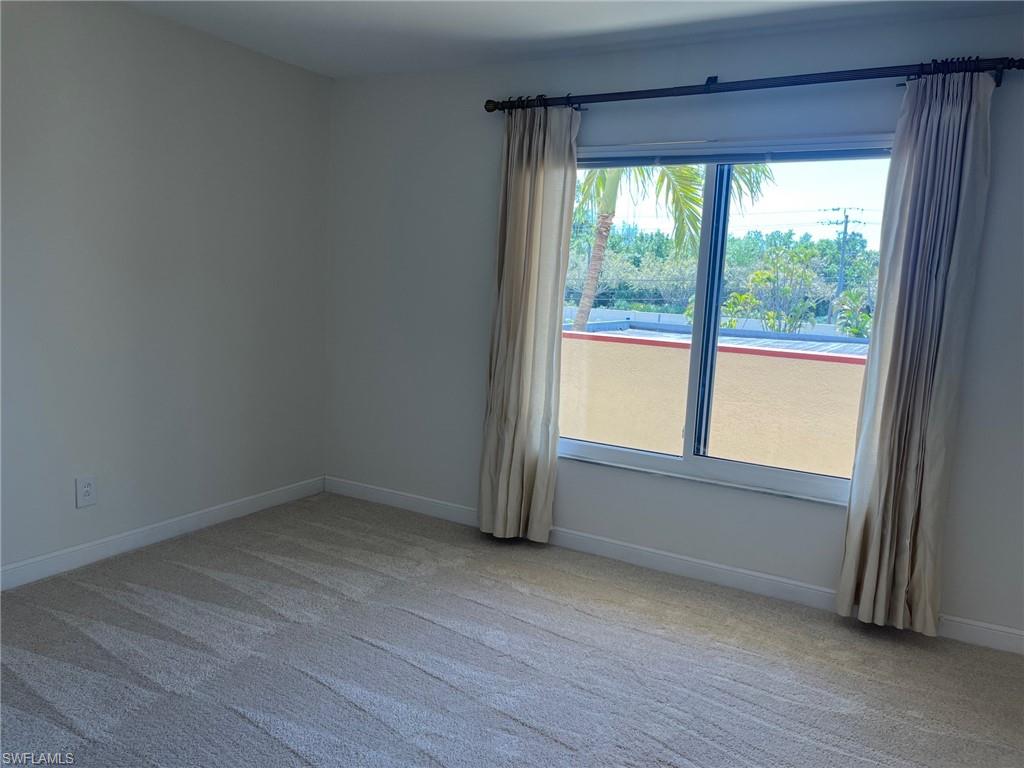 7402 Lake Breeze Dr 202 Property Photo 14