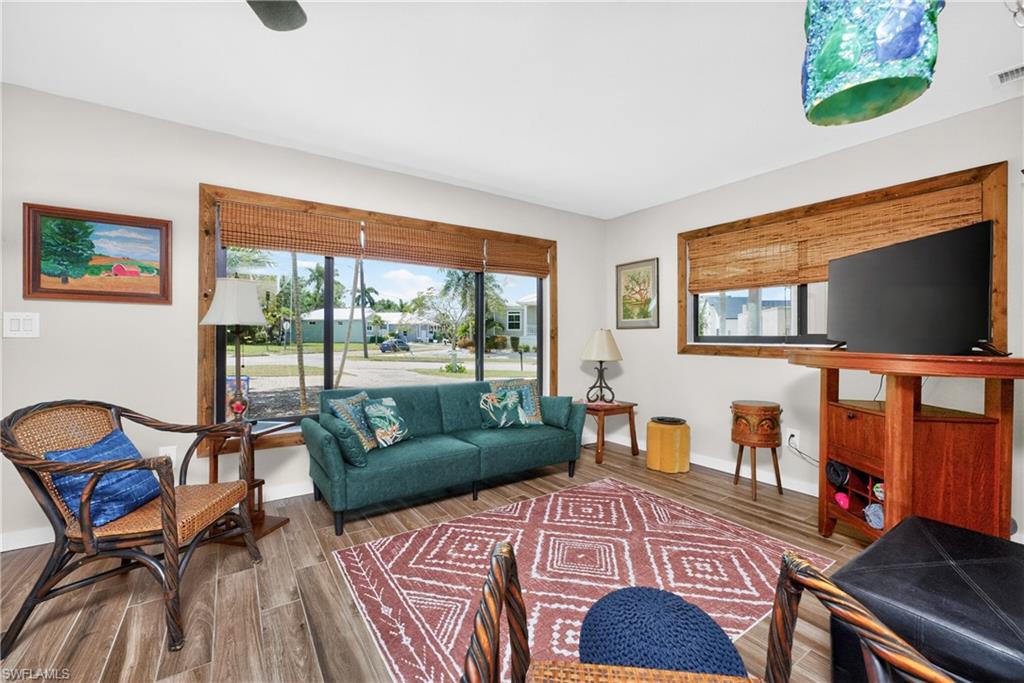 312 Mcgregor St Property Photo 8