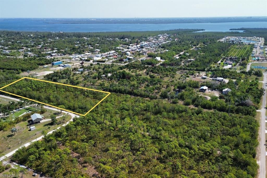 4031 Pinetree Blvd Property Photo 3