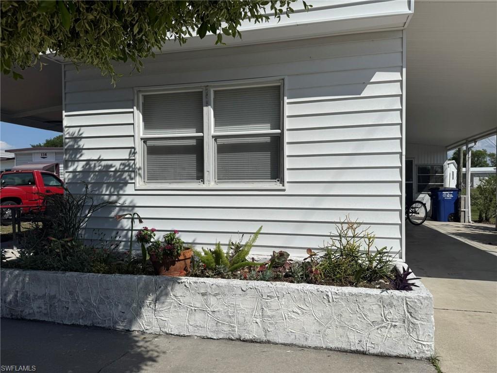 120 Lantern Pl Property Photo 3