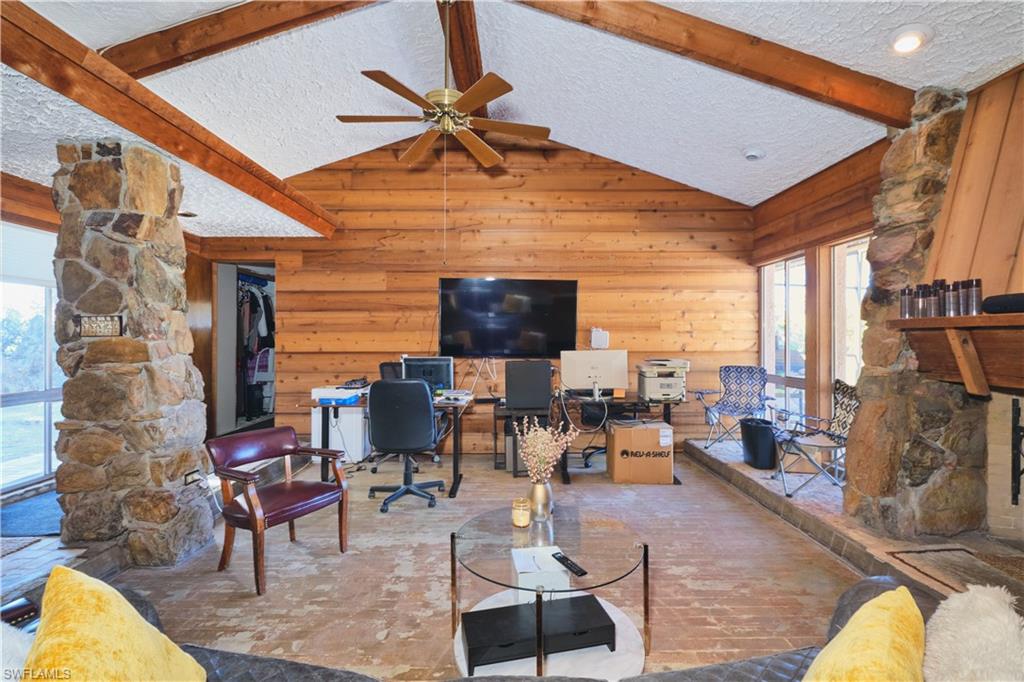 3731 Liberty Sq Property Photo 4