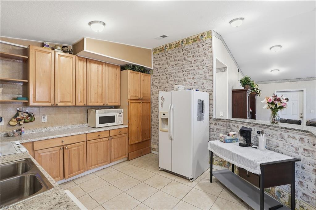 2405 Zoysia Ln Property Photo 6