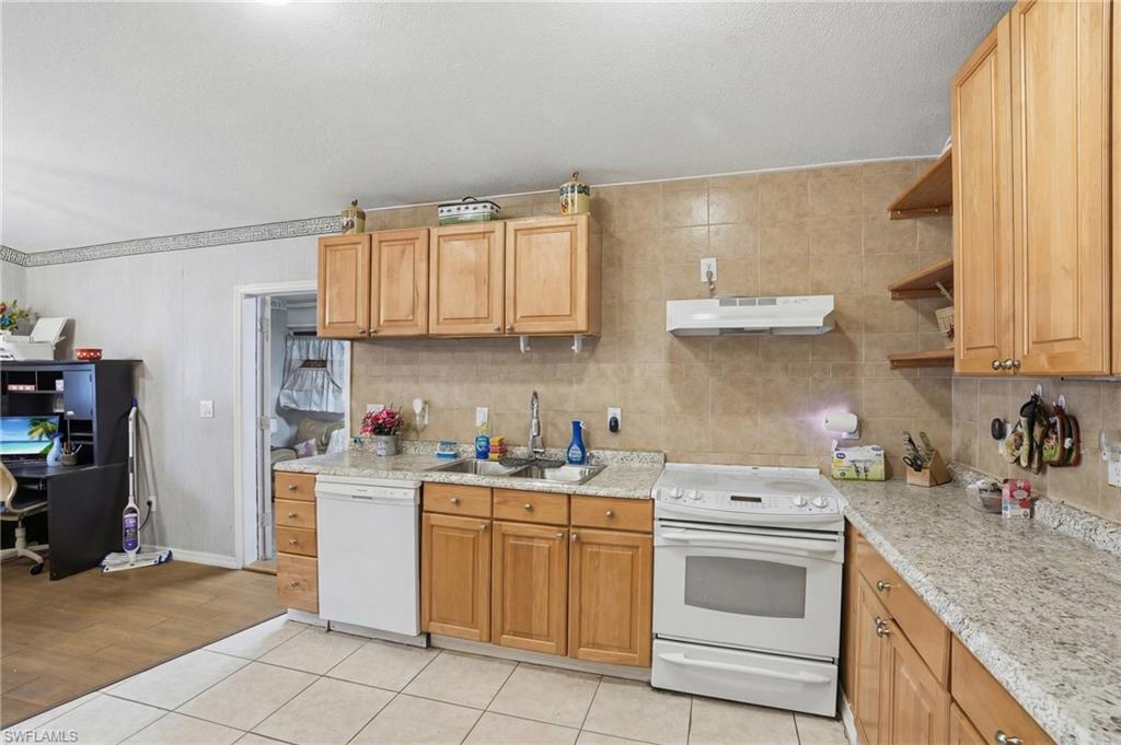 2405 Zoysia Ln Property Photo 7