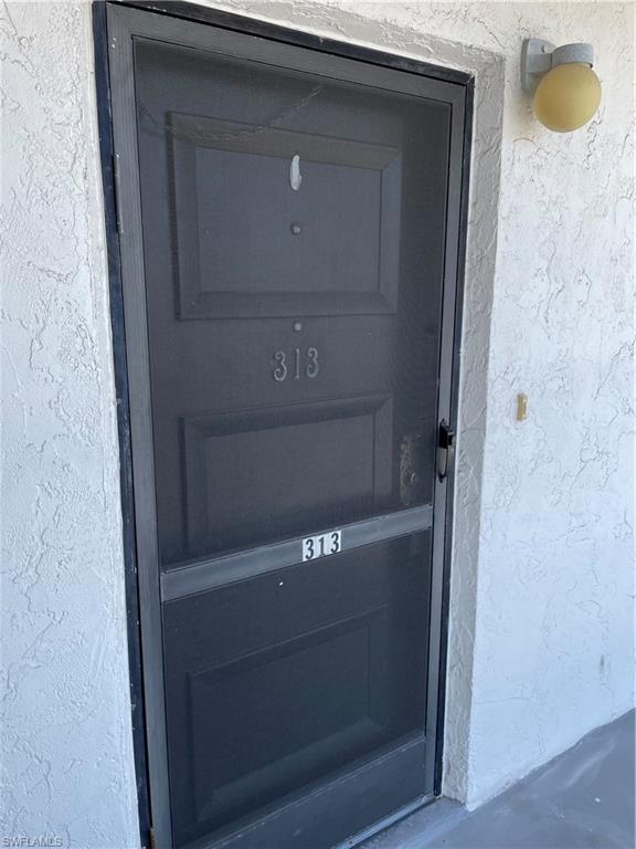 4906 Victoria Dr 313 Property Photo 2