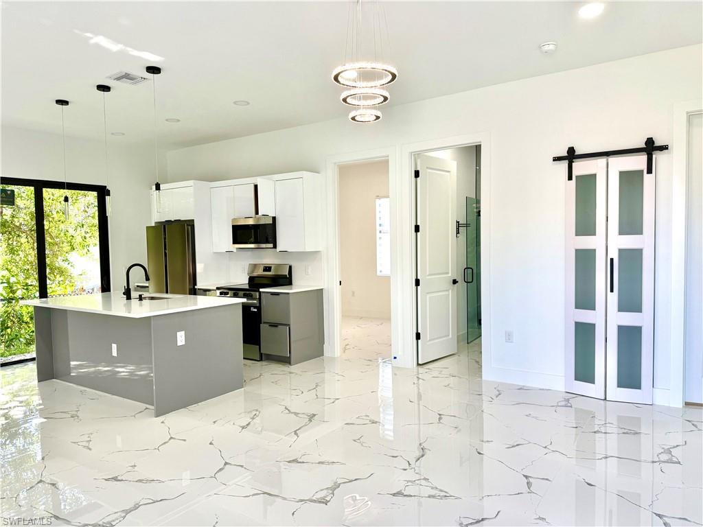 914 Sunrise Blvd Property Photo 7