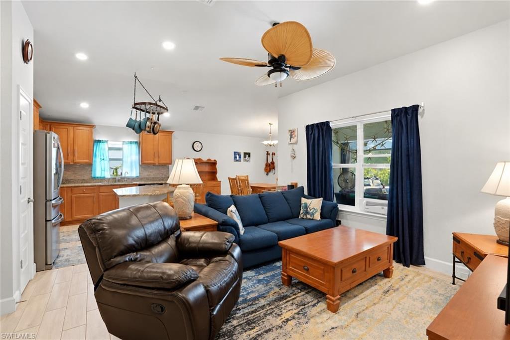 4210 Garden Blvd Property Photo 2