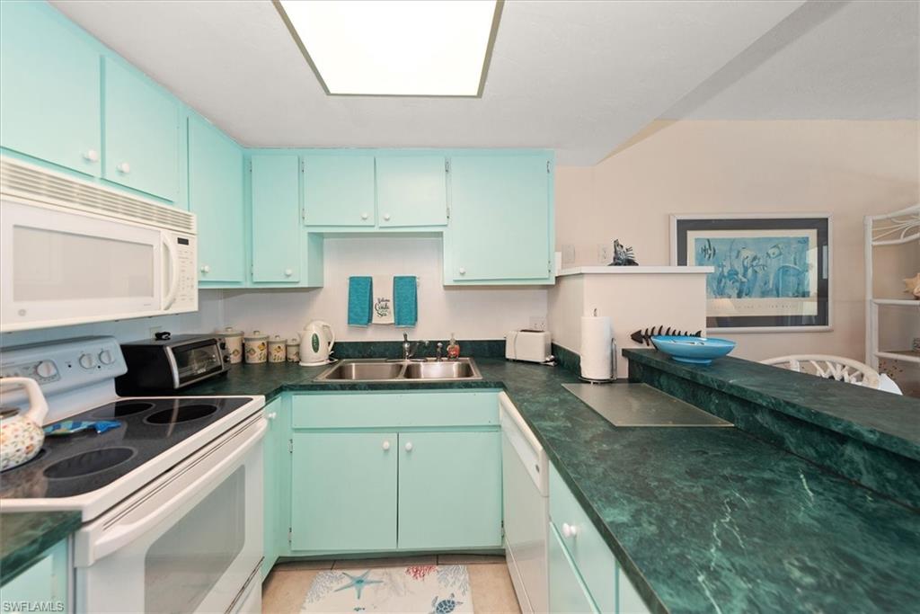 500 Estero Blvd 695 Property Photo 3