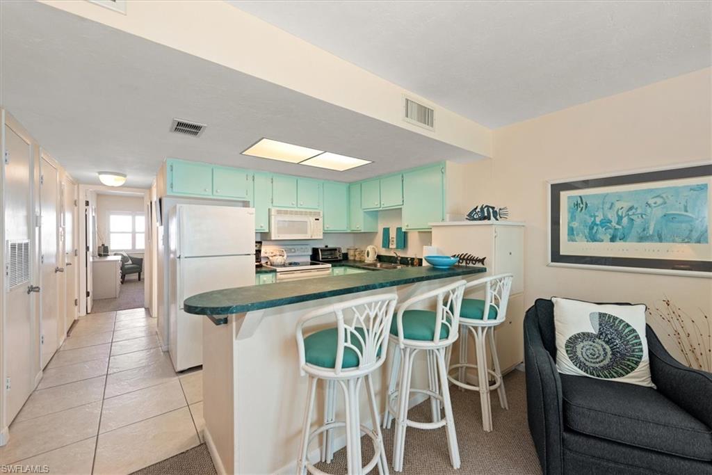 500 Estero Blvd 695 Property Photo 4