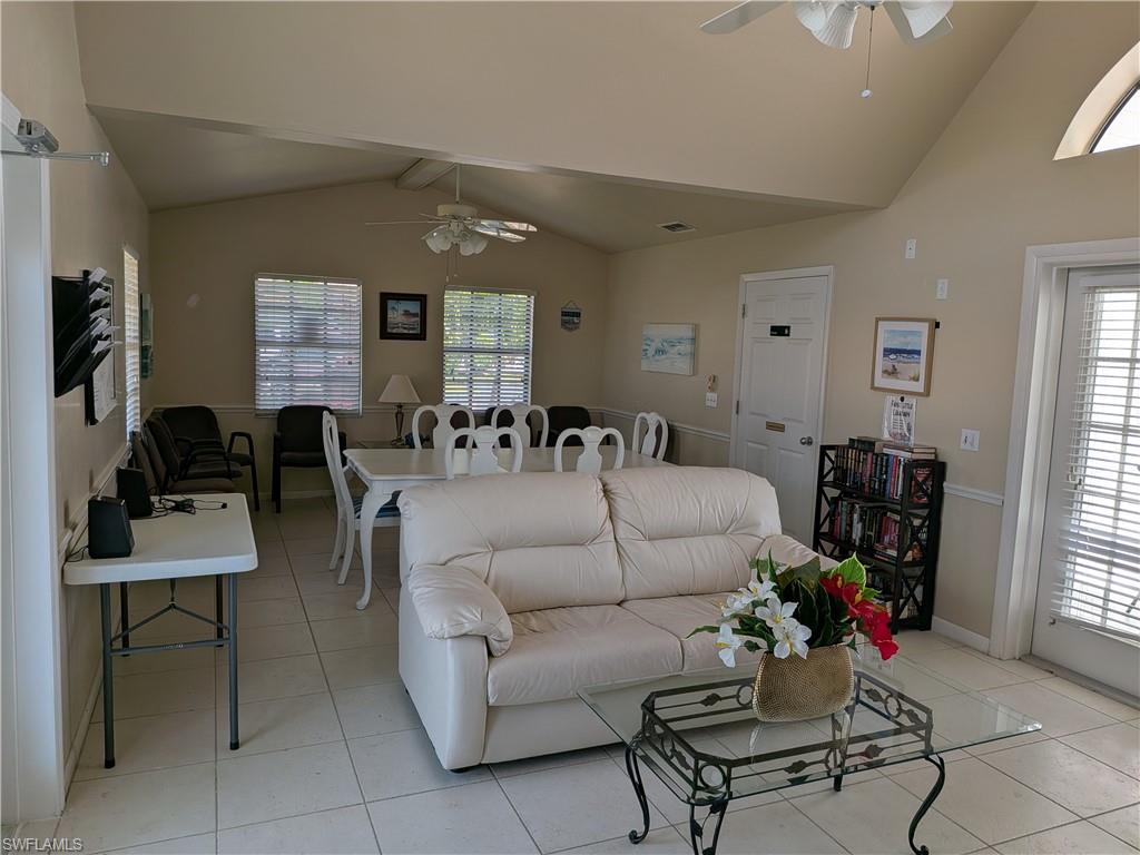 8421 N Haven Ln B Property Photo 33