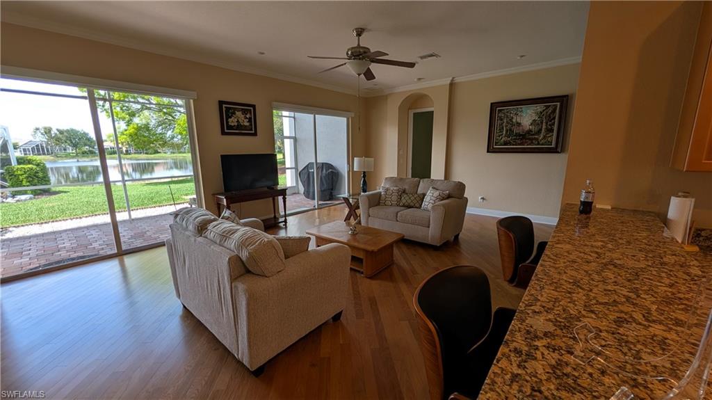 15359 Yellow Wood Dr Property Photo 7