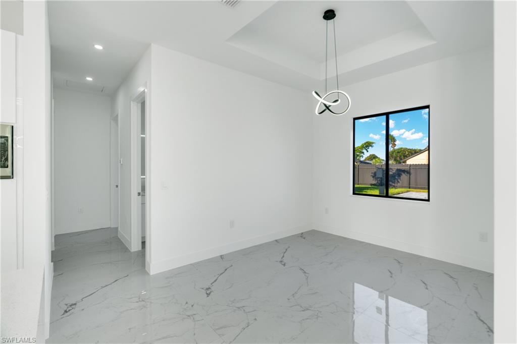 2 Se 20th Ct Property Photo 13