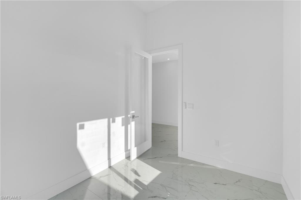 2 Se 20th Ct Property Photo 22