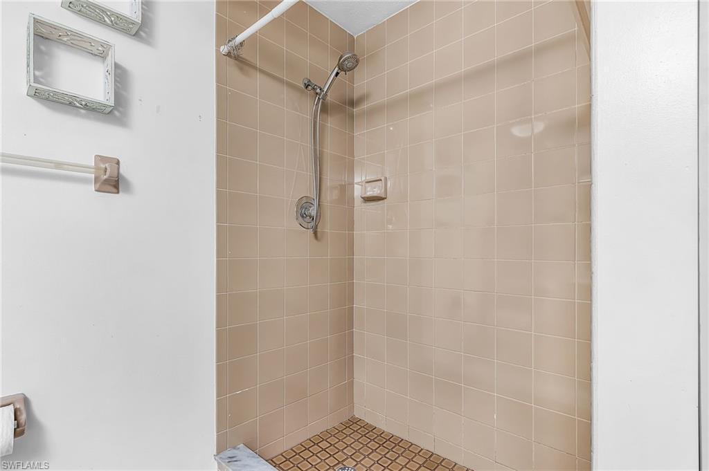 8677 Whispering Pines Dr Property Photo 15