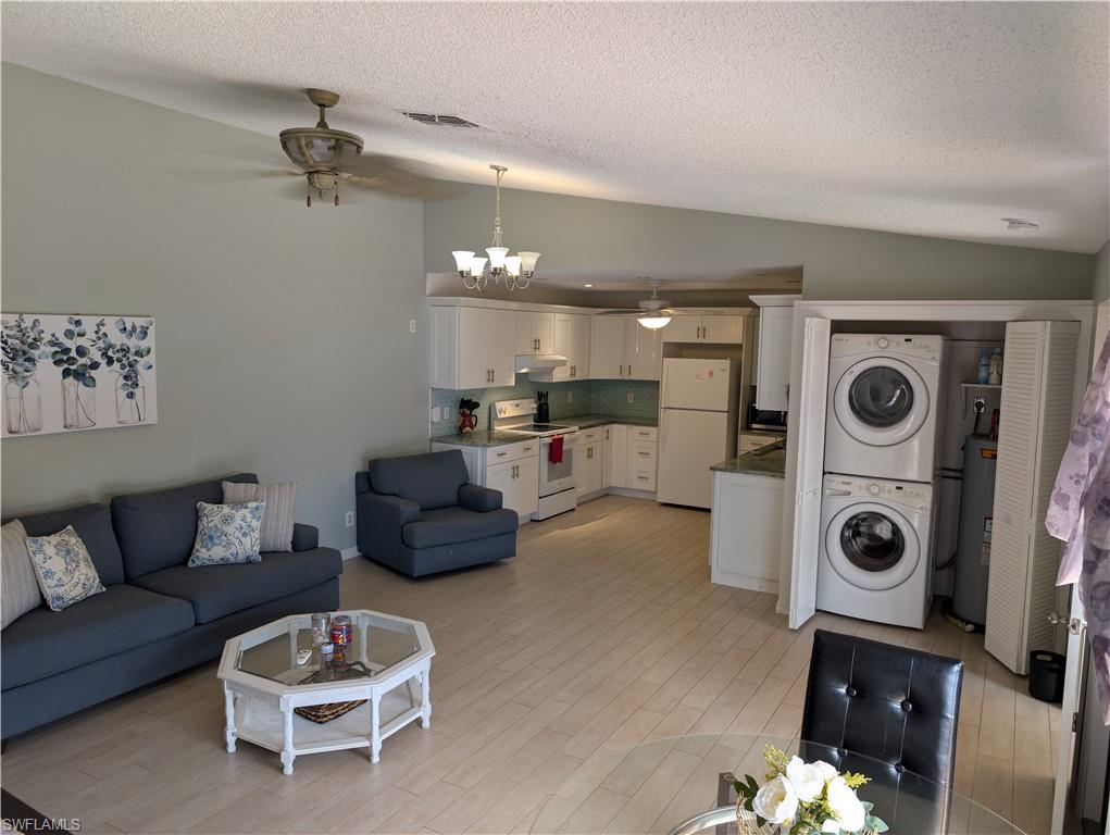 5652 Foxlake Dr Property Photo 6