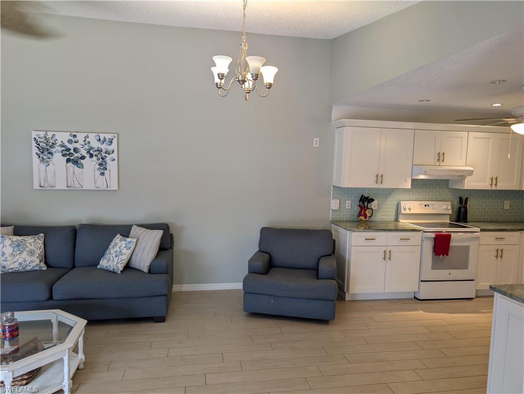 5652 Foxlake Dr Property Photo 9