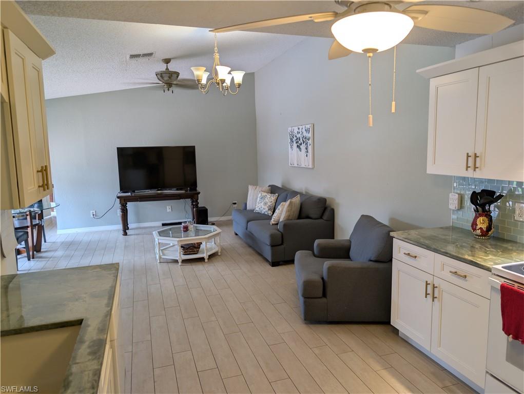 5652 Foxlake Dr Property Photo 11