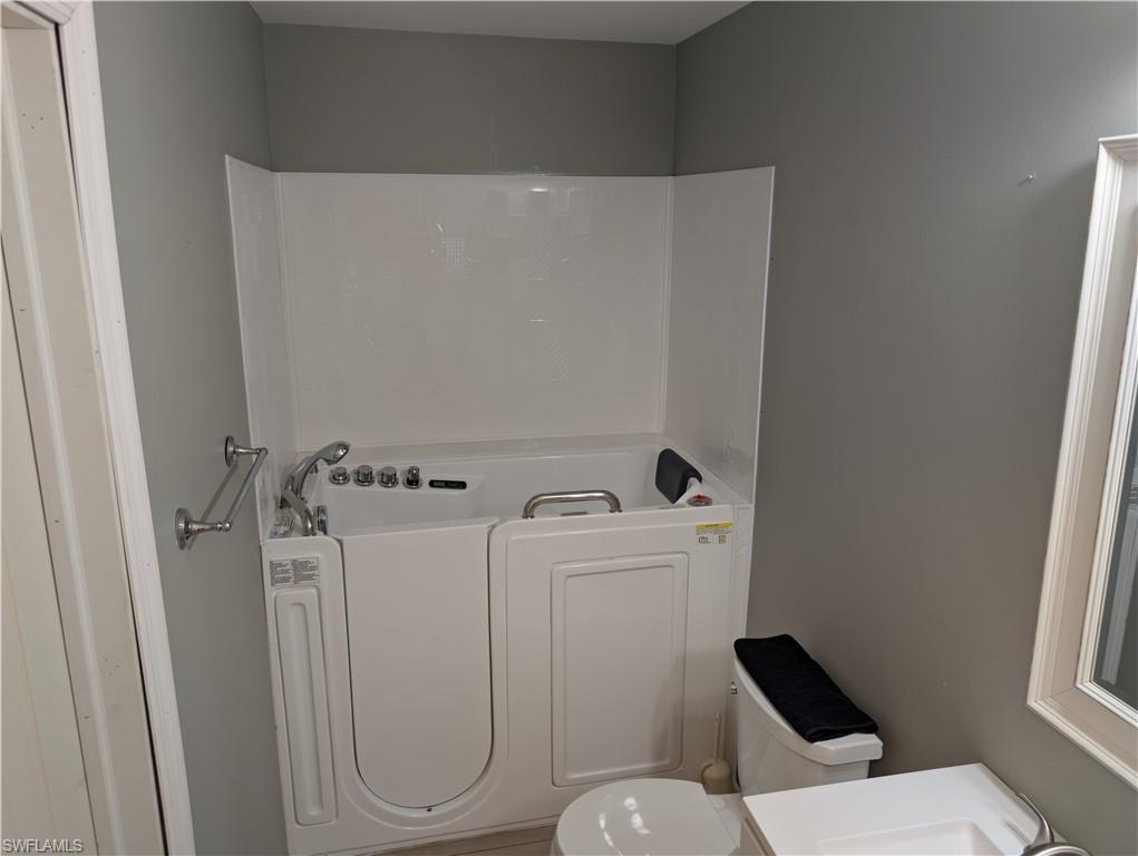 5652 Foxlake Dr Property Photo 24