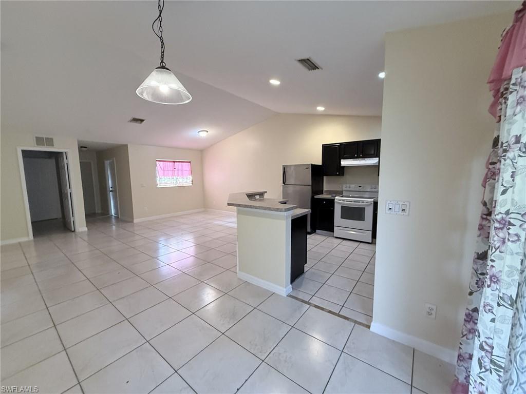305-307 Harry Ave S Property Photo 4