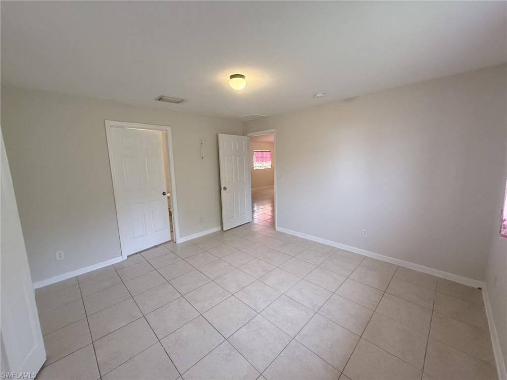 305-307 Harry Ave S Property Photo 6