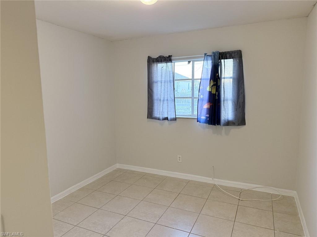 305-307 Harry Ave S Property Photo 7
