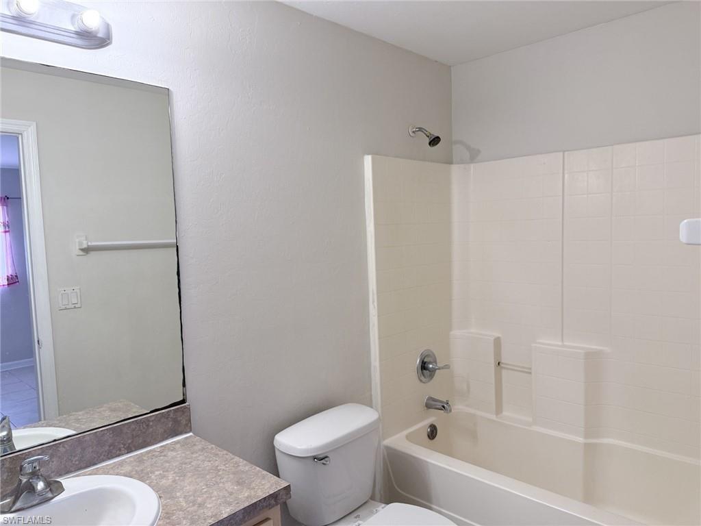 305-307 Harry Ave S Property Photo 10
