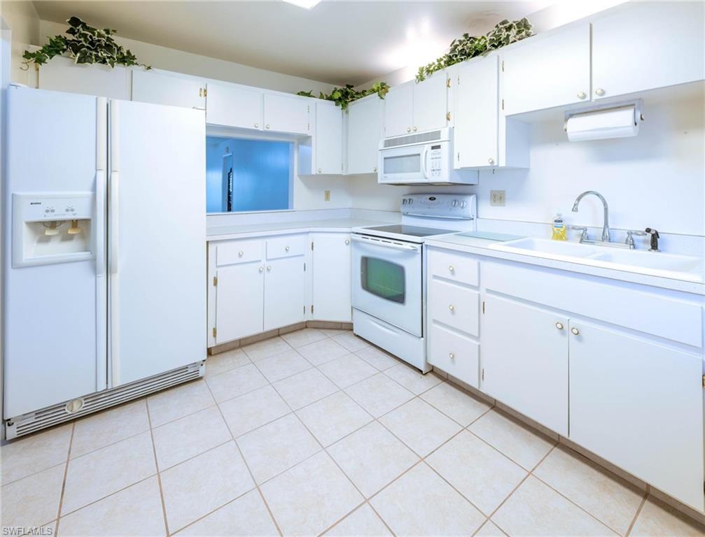 1390 Myerlee Country Club Blvd Property Photo 3
