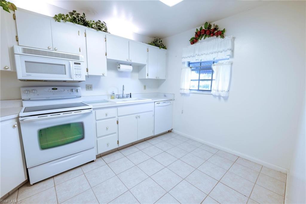 1390 Myerlee Country Club Blvd Property Photo 7