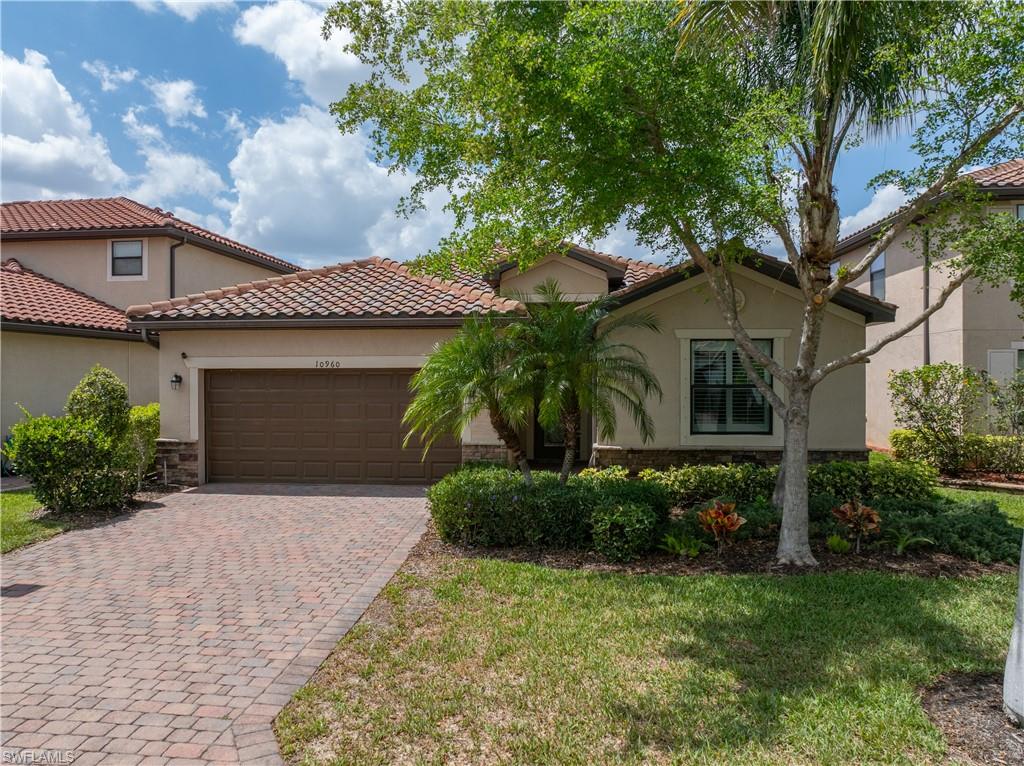 10960 Cherry Laurel Dr Property Photo 2