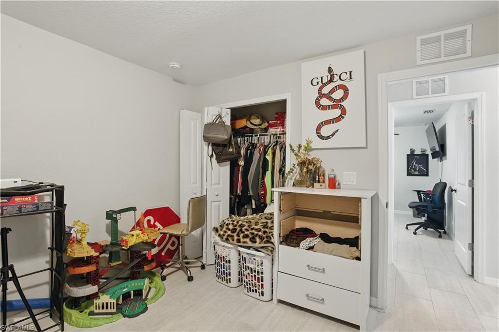 7824 6th Ter Property Photo 20