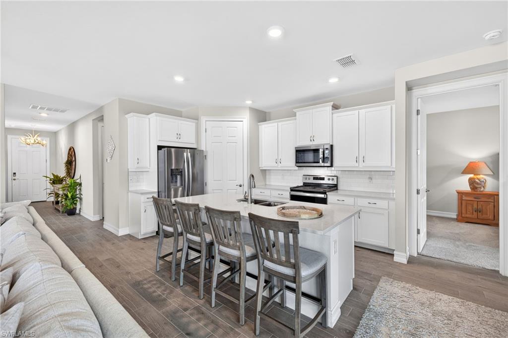 15330 Yellow Birch Ct Property Photo 3