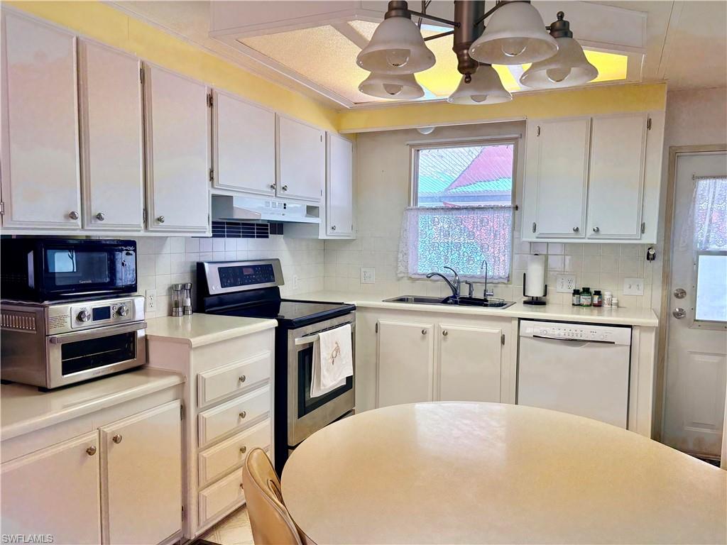 2787 Breezewood Dr Property Photo 9