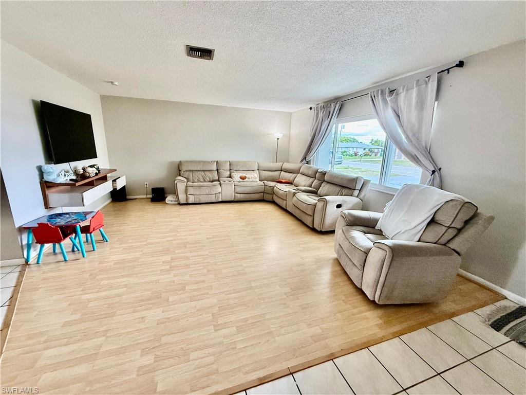720 Shadyside St Property Photo 3
