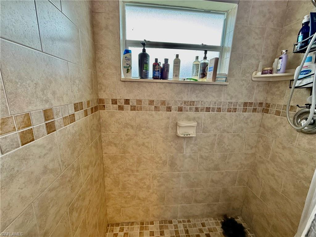 720 Shadyside St Property Photo 18