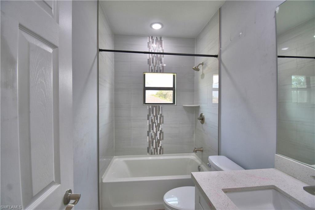 713/715 W 12th St Property Photo 11