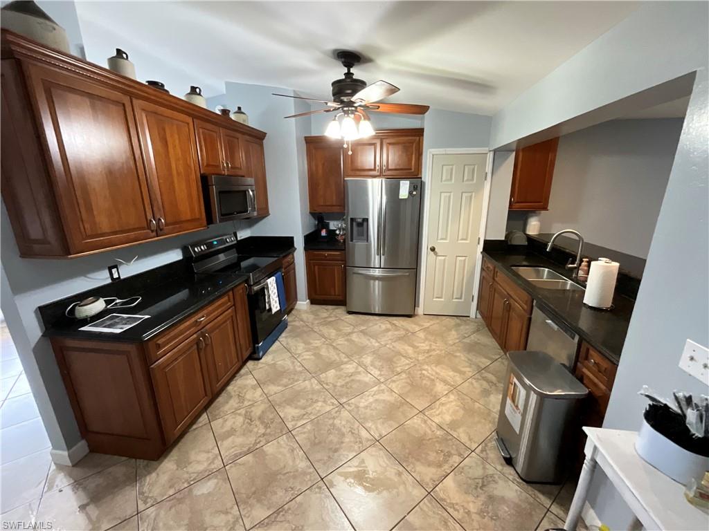 2218 Jackson Ave Property Photo 4