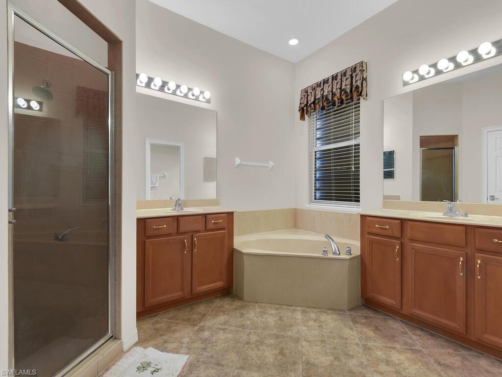 12871 Bay Timber Ct Property Photo 11