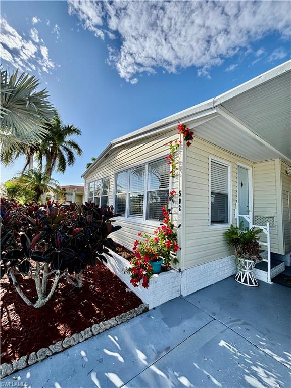 502 Pine Tree Ct Property Photo 2