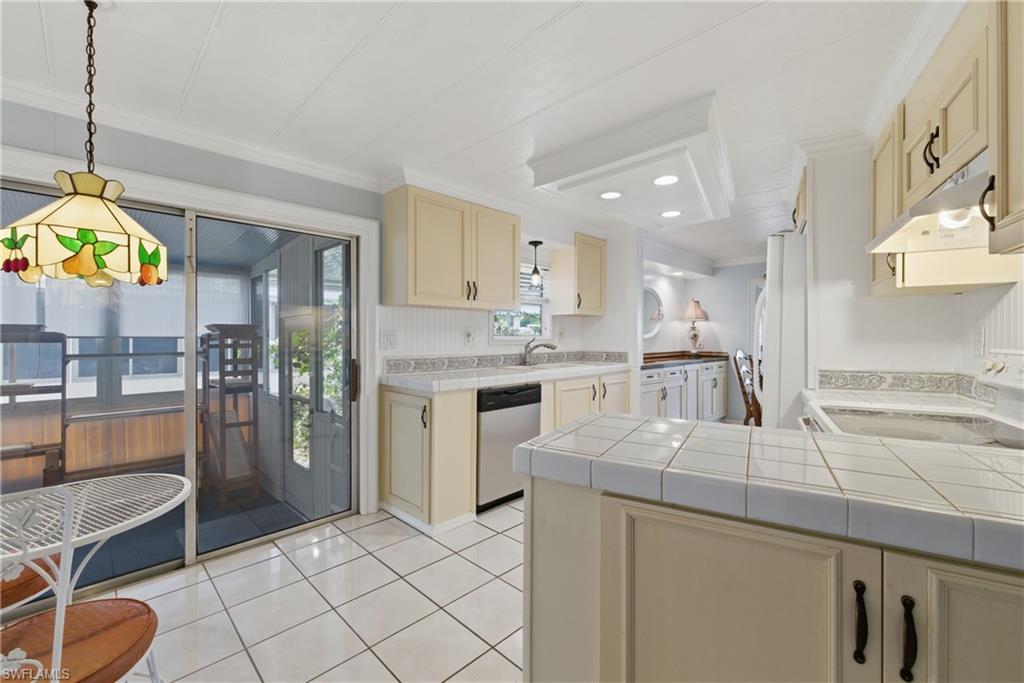 502 Pine Tree Ct Property Photo 12