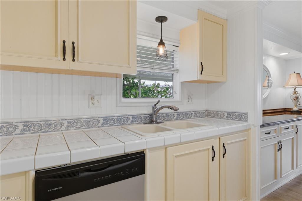 502 Pine Tree Ct Property Photo 13