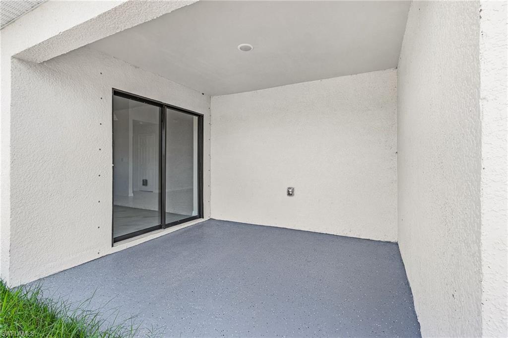 916 Ne 1st Pl Property Photo 18