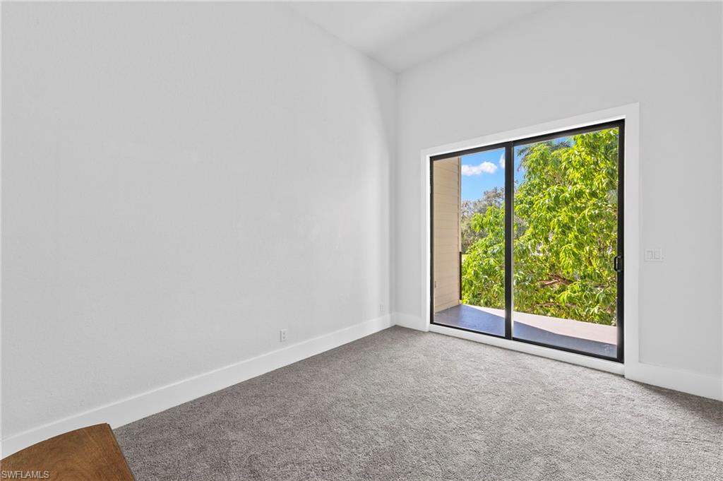 1561 Lynwood Ave Property Photo 22