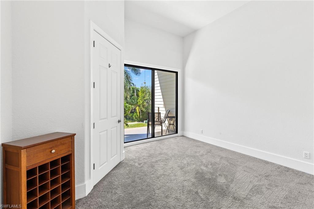 1561 Lynwood Ave Property Photo 24