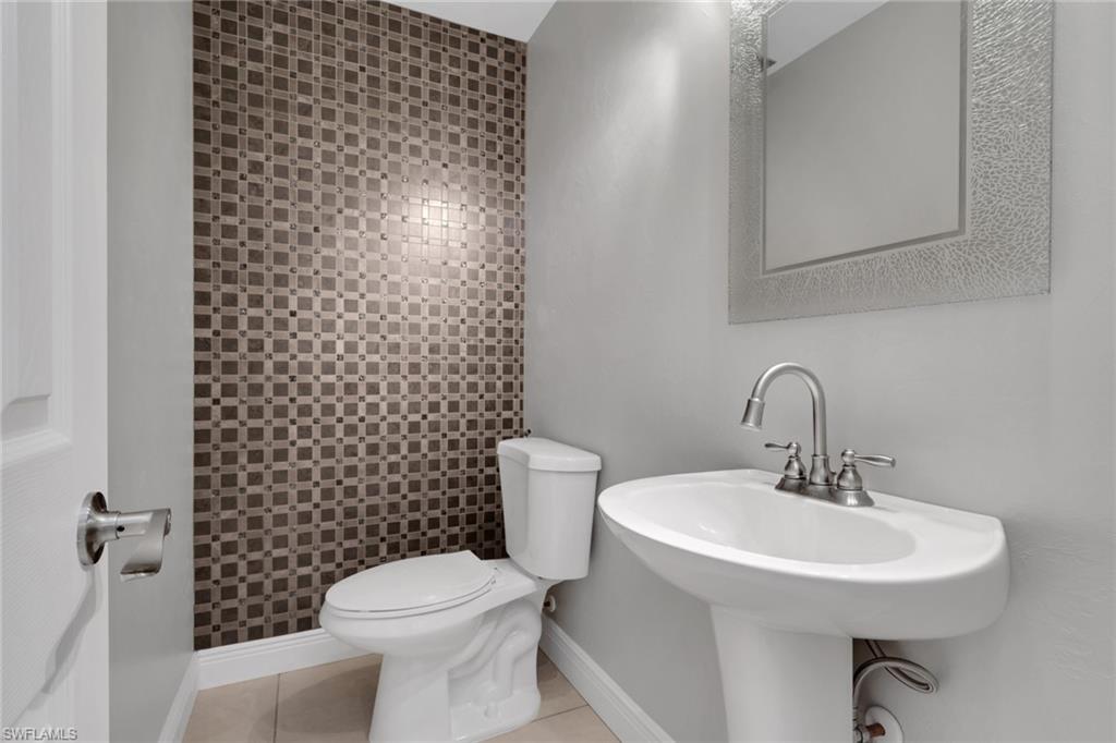 4536 Longboat Ln Property Photo 16