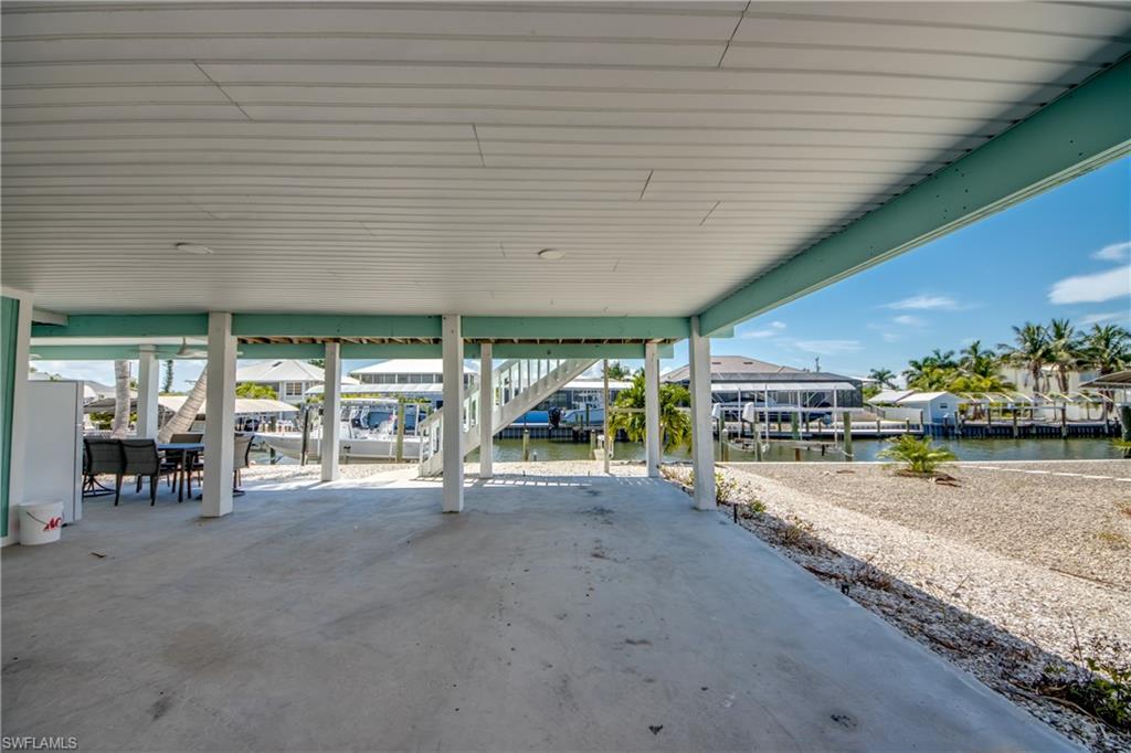 2360 Oleander St Property Photo 3