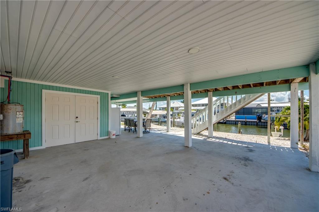 2360 Oleander St Property Photo 4